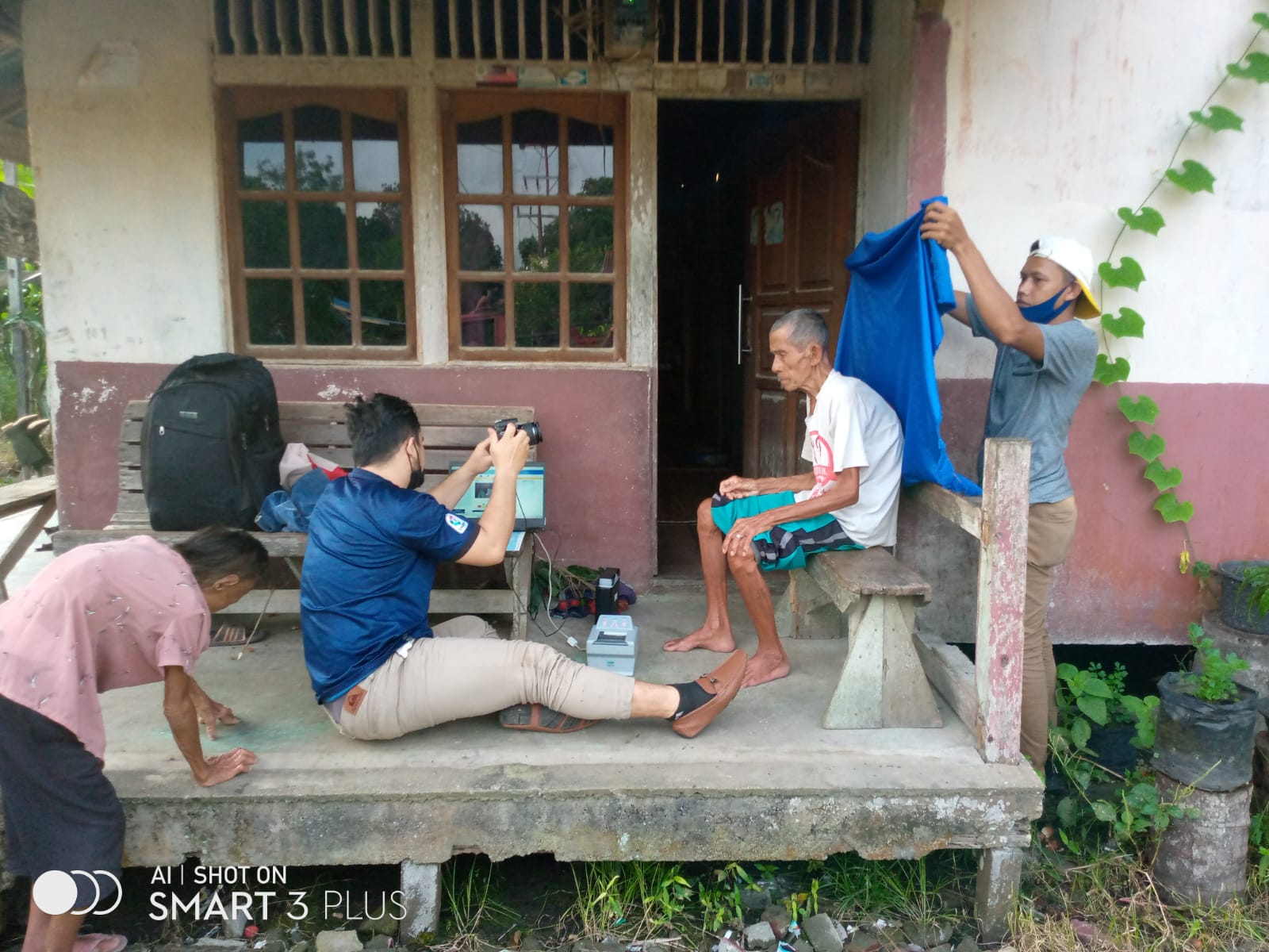Dukcapil lakukan pelayanan Jemput Bola bagi Warga Penyandang Berkebutuhan Khusus di Desa Sejuah