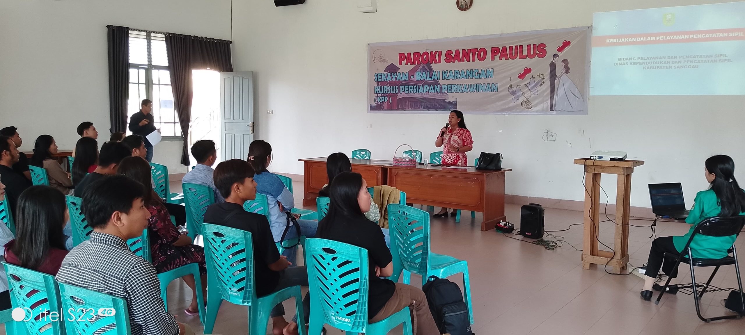 Disdukcapil sebagai Narasumber dalam Kegiatan PKK di Gereja St.Paulus Kecamatan Sekayam
