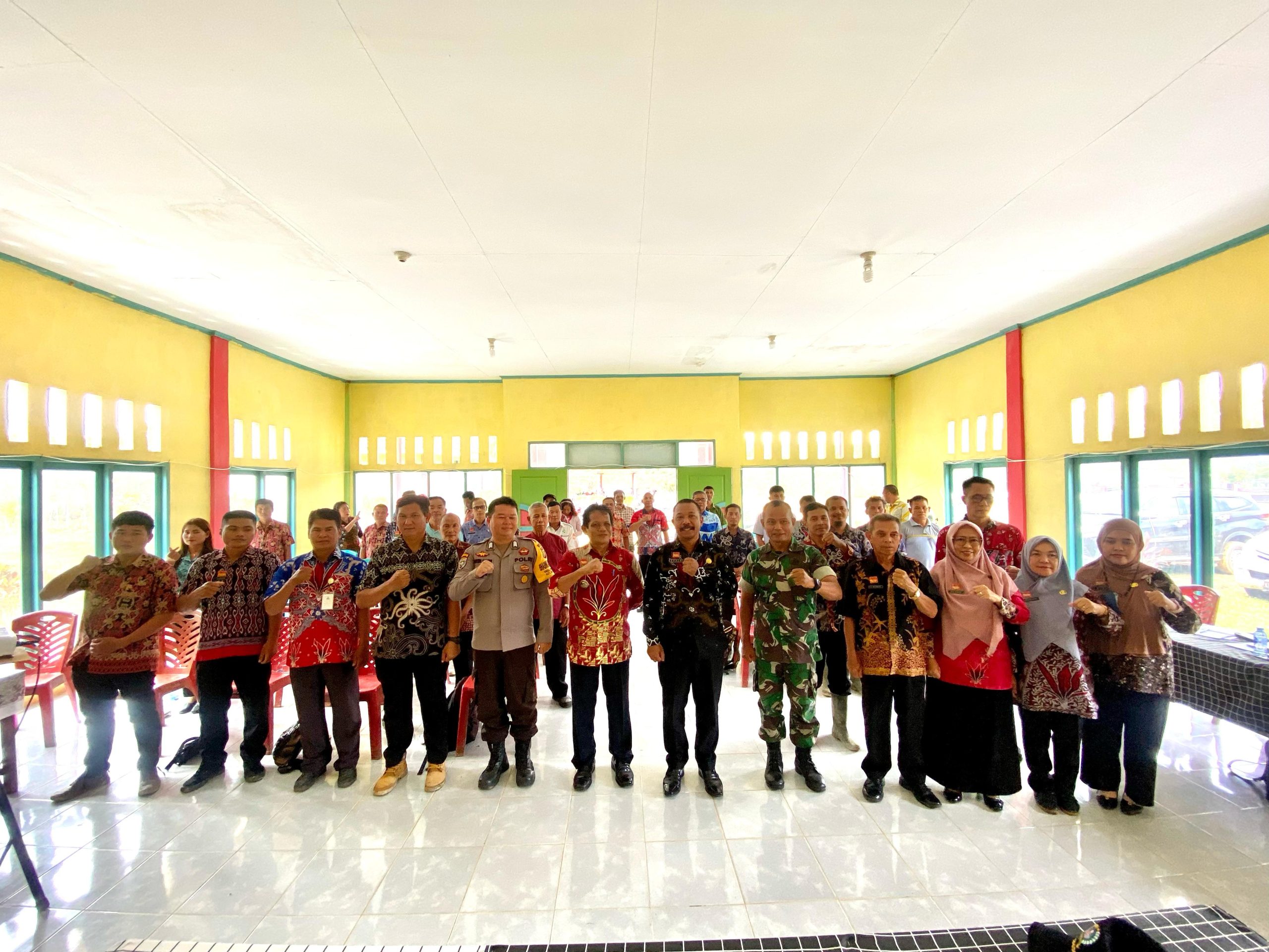 Forum Konsultasi Publik Kepemilikan Dokumen Kependudukan dan Pelayanan Langsung di Kecamatan Noyan