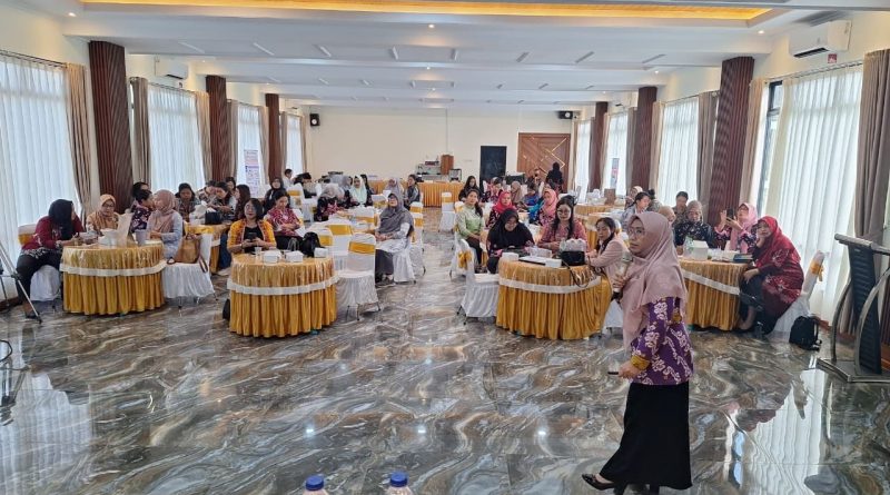 Disdukcapil Sanggau Melaksanakan Kegiatan Evaluasi Inovasi Layak Plus bersama Ikatan Bidan Indonesia (IBI).